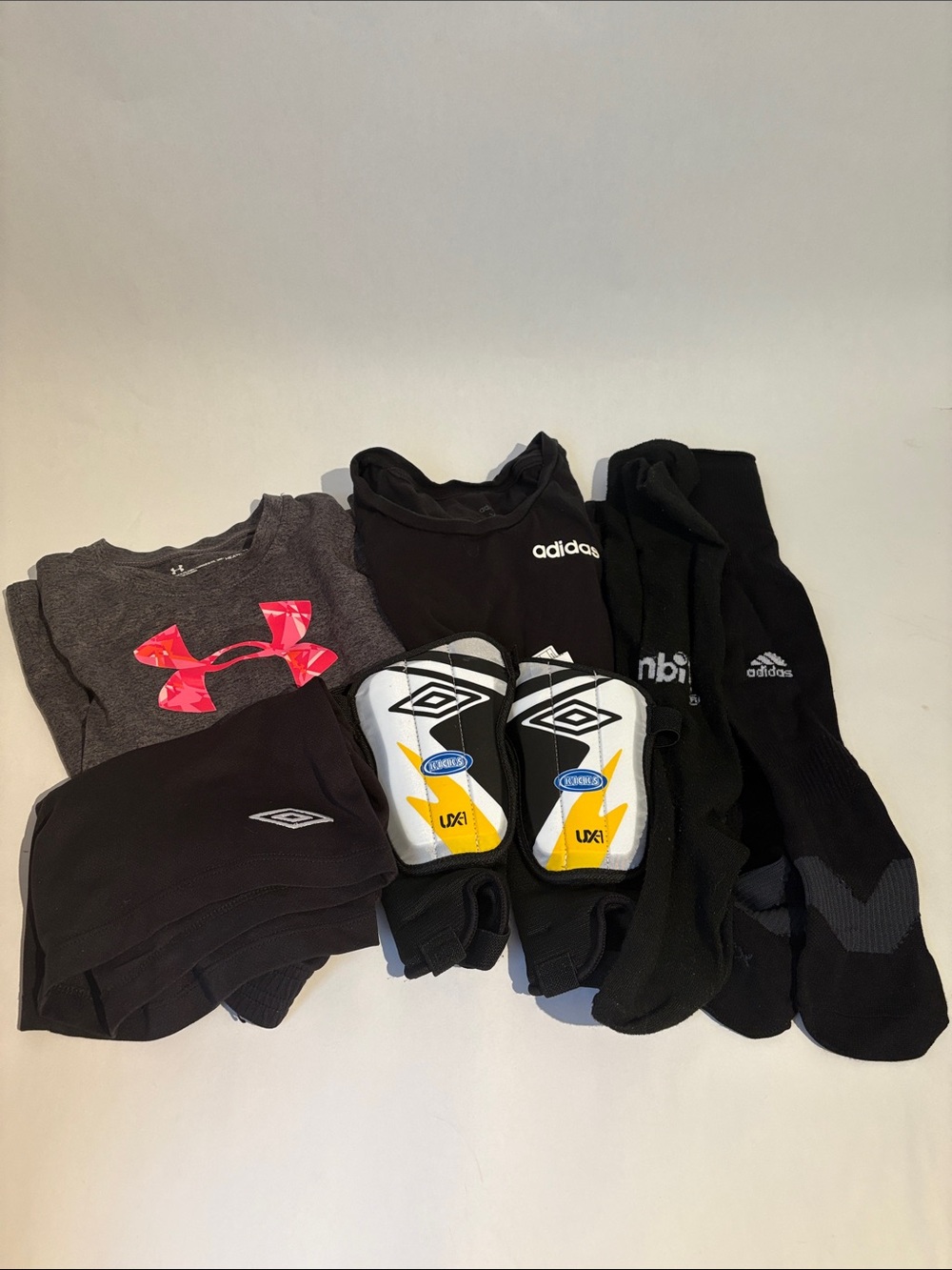 Soccer starter bundle! Soccer socks, shin pad, top and shorts (2 to 4T)
